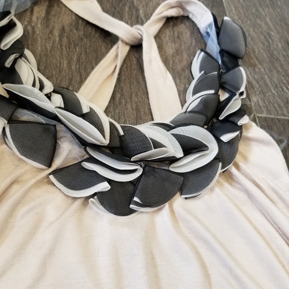 👚TOP WITH RUFFLES. - Picture 4 of 8